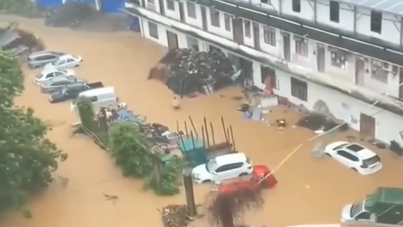 ▲洪水災情。（圖／翻攝自微博，上同）