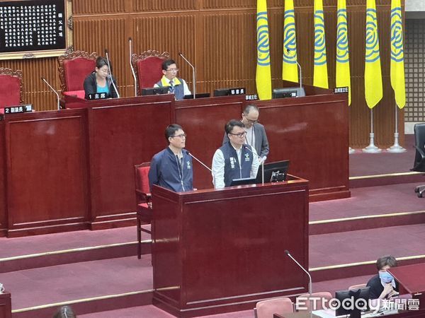 ▲▼台北市府產發局長陳俊安質詢。（圖／記者袁茵攝）