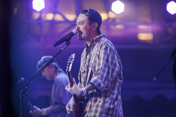 ▲▼ TRASH、洪佩瑜、滅火器。（圖／台東縣政府提供）