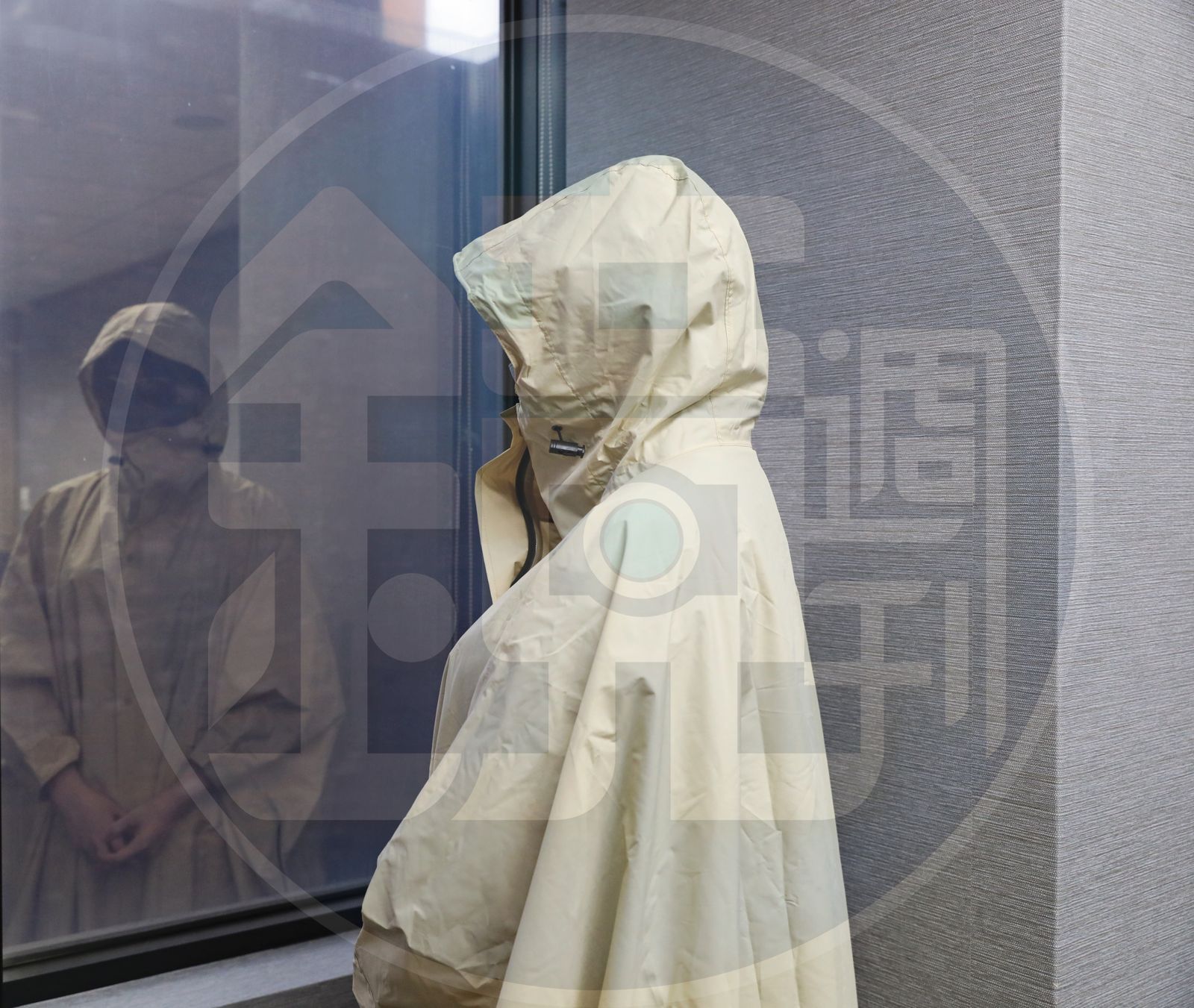 宋小姐接受本刊專訪，娓娓道來與王文洋交往過程，為避免身分洩露遭報復，全身包得密不通風。