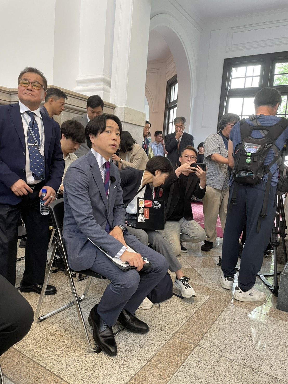 ▲▼日本天團「嵐」成員櫻井翔出席「賴清德520就職週年記者會」。（圖／記者陶本和攝）