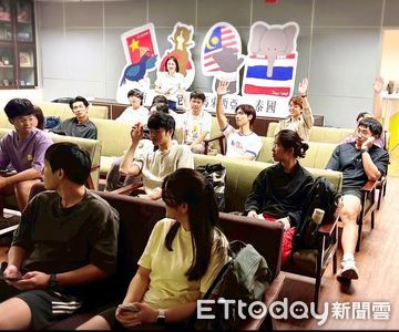 屏東移民署走進校園 為外籍生解鎖留台關鍵攻略