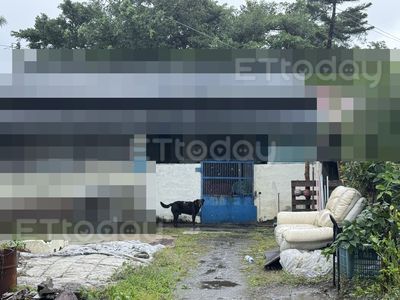 勒殺花蓮女師遭押!狠男獨居矮房曝光 門前忠心黑狗狂吠守家
