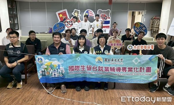 ▲移民署南區事務大隊屏東縣服務站走進國立屏東大學為國際生留臺就業提供服務           。（圖／移民署南區事務大隊屏東縣服務站提供）