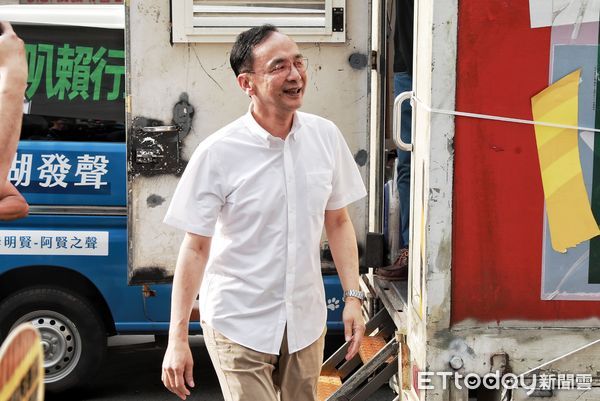 ▲▼國民黨全民叭賴吼出來叫賴清德下台車隊誓師-朱立倫。（圖／記者周宸亘攝）