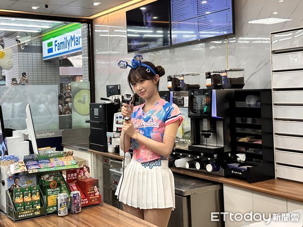 ▲▼全家「李珠珢限定店」快閃至9月底。（圖／記者林育綾攝）