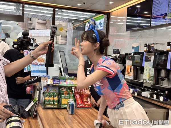 ▲▼全家「李珠珢限定店」快閃至9月底。（圖／記者林育綾攝）