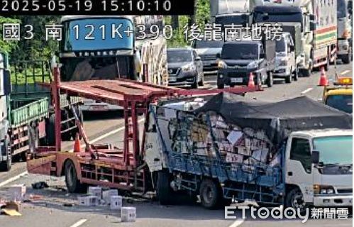 ▲國道3號苗栗後龍地磅站附近路段，下午發生貨車追撞事故，交通受阻1.5小時。（圖／記者楊永盛翻攝）