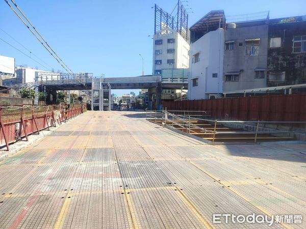 ▲台南鐵路地下化隧道全線順利完成開挖，鐵道局15日舉辦祈福典禮，象徵工程邁入新里程碑。（記者林東良翻攝，下同）