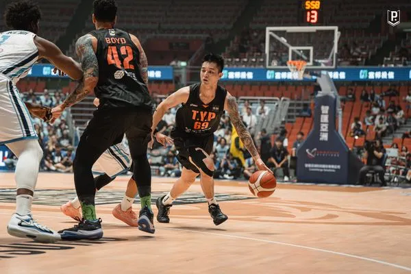 ▲領航猿盧峻翔、葛拉漢。（圖／領航猿提供）