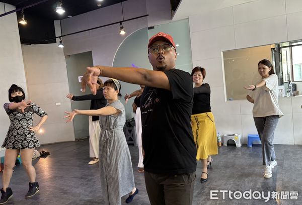 ▲▼  體驗佛朗明哥魅力 移民署邀新住民一起跳《Tangos》  。（圖／南區事務大隊嘉義市服務站提供）