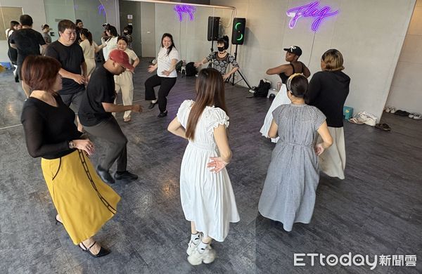 ▲▼  體驗佛朗明哥魅力 移民署邀新住民一起跳《Tangos》  。（圖／南區事務大隊嘉義市服務站提供）