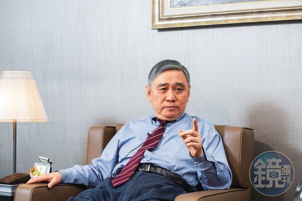 身價千億元的宏仁集團總裁王文洋，遭控在5年多前包養宋姓女大生，並生下1子，官司由台北地院審理中。