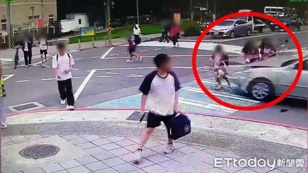 ▲新北市三峽區北大國小旁重大事故，撞擊畫面曝光。（圖／記者黃彥傑翻攝，下同）