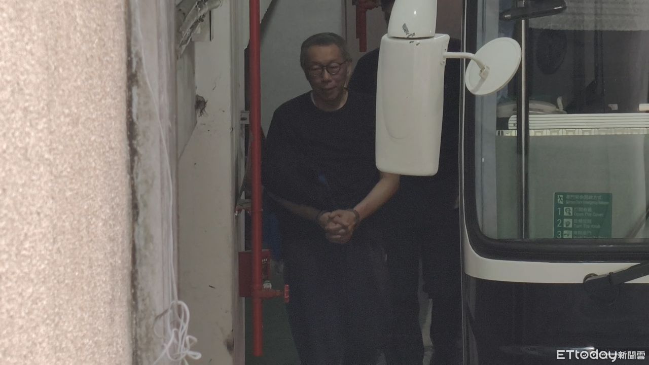 哽咽憶父「不知骨灰放哪」、母失智　柯文哲求交保：絕不會逃亡