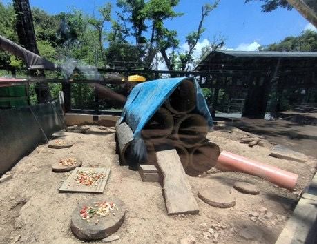 ▲▼ 壽山動物園遮蔭不足熱爆如烤箱！　動物「曝曬進食」挨轟不人道。（圖／記者賴文萱翻攝）