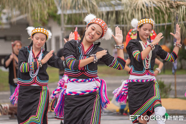 ▲▼「縱谷原遊會&mdash;部落食樂園」是結合在地部落體驗及行銷原住民多元多美食為主體的年度觀光活動。（圖／縱管處提供，下同）