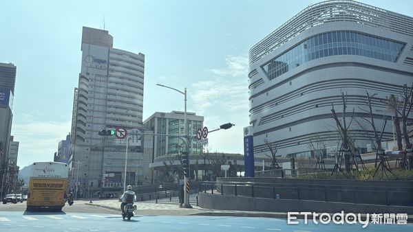 ▲▼  高雄火車站,站前商圈,福懋           。（圖／記者張雅雲攝）