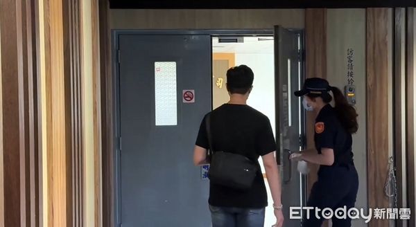▲▼ 昨日三峽北大國小發生的重大死亡車禍案，檢警今日中午前往亞東醫院對洪姓死者相驗            。（圖／記者邱中岳攝）