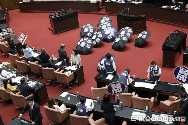 ▲▼國民黨提案 會期延長到7月底 表決 立法院院會。（圖／記者屠惠剛攝）