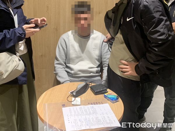 ▲▼單身女子網戀暈船被詐45萬元，車手落網急喊，我要找律師。（圖／警方提供，下同）
