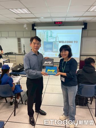 ▲▼   用〈茉莉花〉與〈明天會更好〉的歌聲開展新加坡國際交流之窗~永慶高中前進新加坡基督堂中學 展開溫暖與希望的國際交流之旅   。（圖／永慶高中提供）