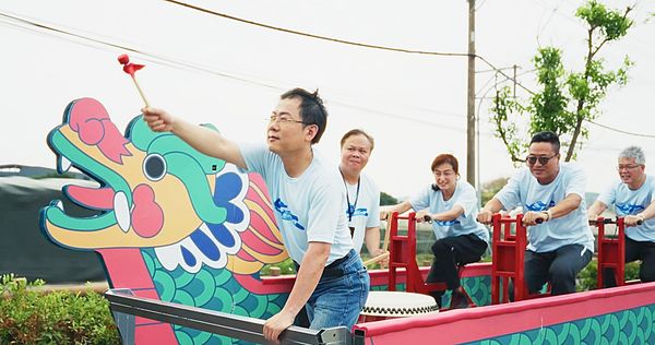 ▲桃市今年首創蘆竹鐵道龍舟賽，體驗陸上行舟的趣味。（圖／市府新聞處提供）