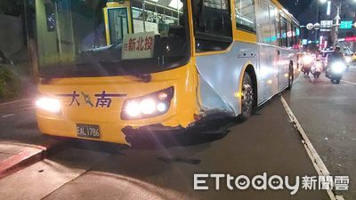 快訊/南京東路公車撞護欄失控!「衝上人行道」2人受傷送醫
