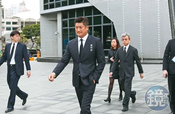 辜仲諒20年來9次獲判無罪，卻仍官司纏身，成為最冤董座。