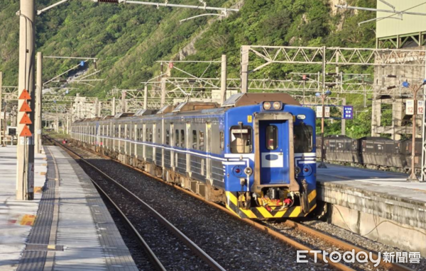 ▲▼台鐵和仁到崇德搶通東正線，今恢復單線雙向通車，西正線持續搶修。（圖／台鐵公司提供）