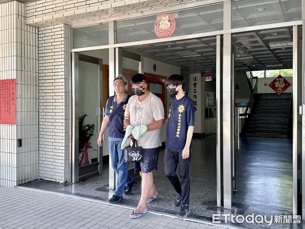 ▲台南市刑大破獲偏僻神壇毒品交易據點，查扣毒品與子彈，兩名嫌犯落網。（記者林東良翻攝，下同）