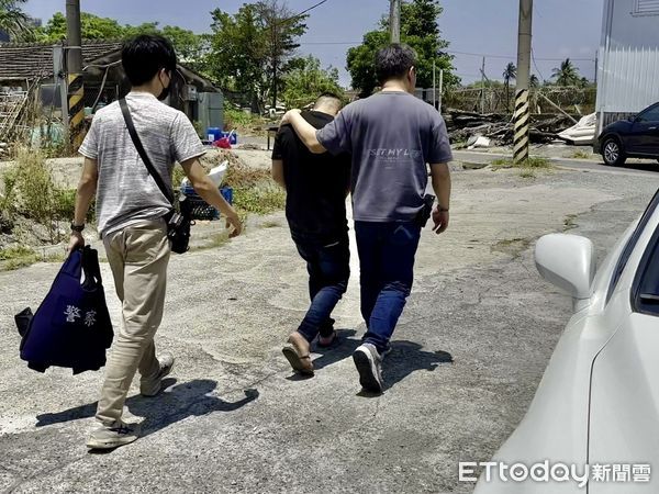 ▲台南市刑大破獲偏僻神壇毒品交易據點，查扣毒品與子彈，兩名嫌犯落網。（記者林東良翻攝，下同）
