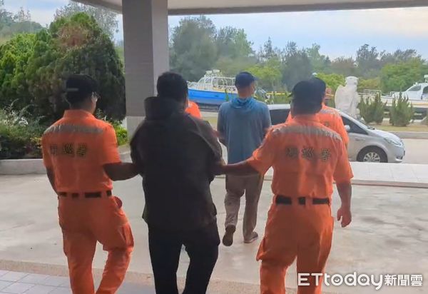 ▲▼2名陸籍男子偷渡，在金門地區二膽島被海巡查獲。（圖／記者林名揚翻攝）