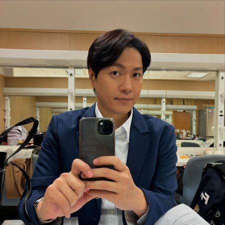 ▲▼黃少谷考取證照投身當房仲。（圖／翻攝自臉書）