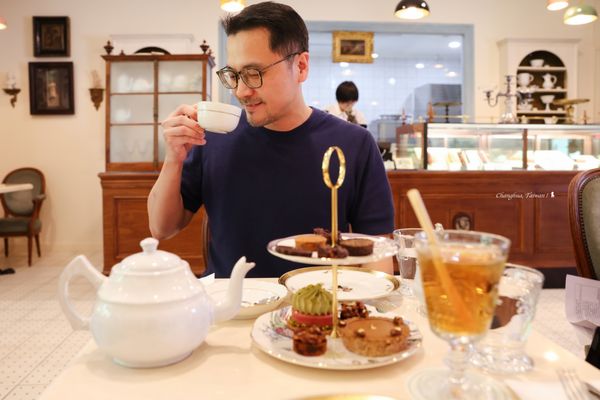 ▲▼高鐵台中站 15 分鐘外的 VNV 甜點店。（圖／部落客Ean提供）