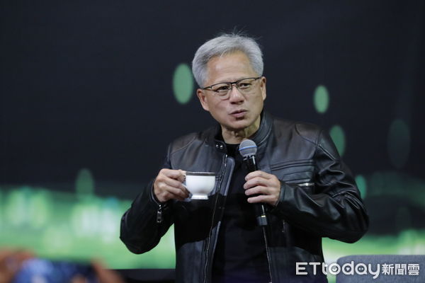 ▲▼輝達創辦人暨執行長黃仁勳21日舉行國際記者會，面對五花八門的問題黃仁勳都耐心以對。（圖／記者湯興漢攝）