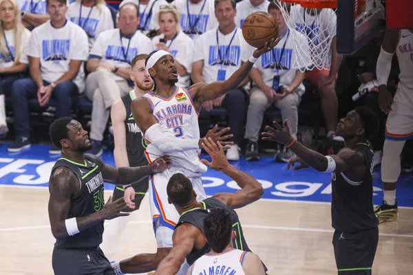 ▲雷霆吉爾吉斯-亞歷山大，灰狼艾德華茲、藍道。（圖／達志影像／美聯社）