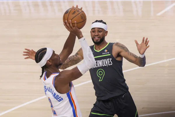 ▲雷霆吉爾吉斯-亞歷山大，灰狼艾德華茲、藍道。（圖／達志影像／美聯社）