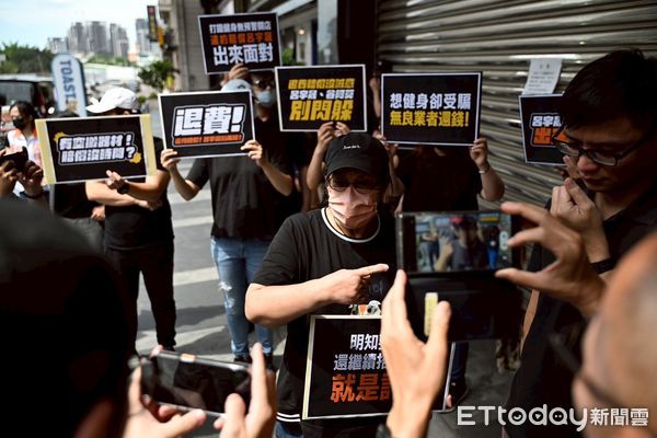 ▲▼打鐵健身房才營業6個月就突然倒閉，上百名會員 慘賠200萬會費，怒喊網紅老闆出來面對。（圖／台中市議員吳佩芸提供，下同）
