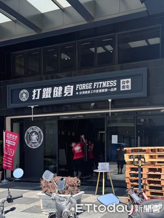 ▲▼打鐵健身房才營業6個月就突然倒閉，上百名會員 慘賠200萬會費，怒喊網紅老闆出來面對。（圖／台中市議員吳佩芸提供，下同）