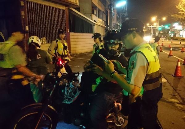 ▲彰化女子不滿違規遭攔查搶警用電腦大罵神經病遭處拘役50日。（示意圖／ETtoday資料照）