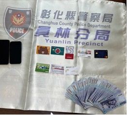 ▲彰化男車手持8張金融卡到銀行領錢遭警方逮捕。（圖／警方提供）