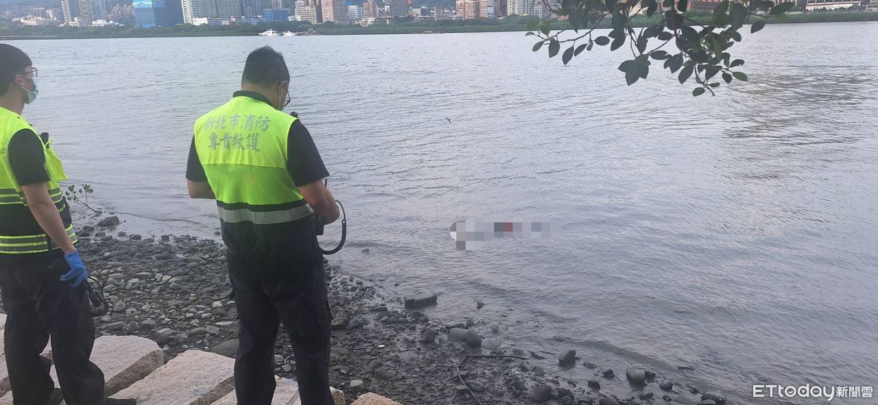 快訊／八里左岸驚傳落水！釣客轉頭見她漂河面　緊急救起已死亡