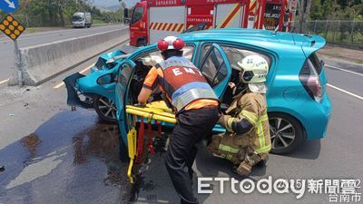 台南玉井再傳車禍 男子駕車自撞搶救送醫