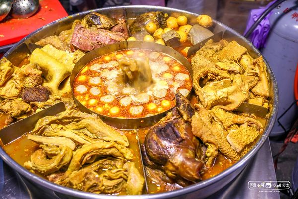 ▲▼正宗街頭粵式牛雜，噴泉牛肉料理隱藏版推薦。（圖／部落客陳小可的吃喝玩樂授權提供）