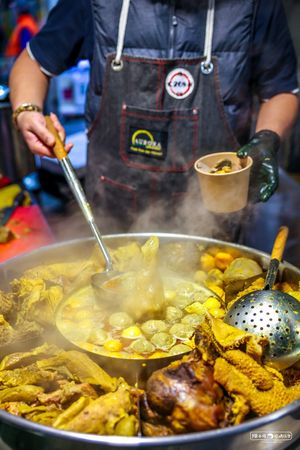 ▲▼正宗街頭粵式牛雜，噴泉牛肉料理隱藏版推薦。（圖／部落客陳小可的吃喝玩樂授權提供）