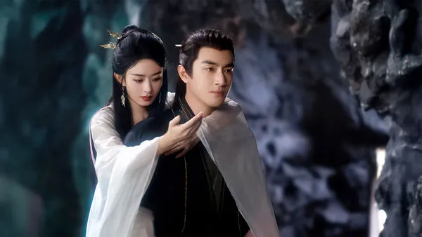 ▲《與鳳行》由趙麗穎、林更新主演。（圖／中天娛樂台提供）