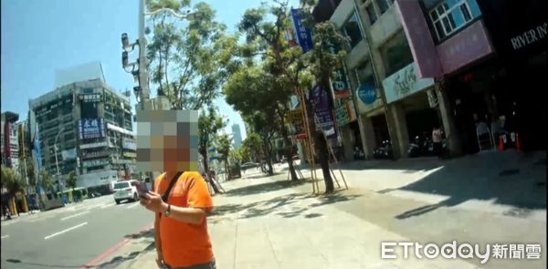 ▲▼砂石車違規進管制路段還「嚴重超載」　駕駛被警抓包竟棄車逃了。（圖／記者賴文萱翻攝）