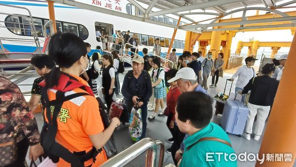 ▲▼ 針對日前中國大陸五一長假，陸客大量湧入金門旅遊造成的亂象，縣府昨日召開座談會研商           。（圖／記者林名揚翻攝）