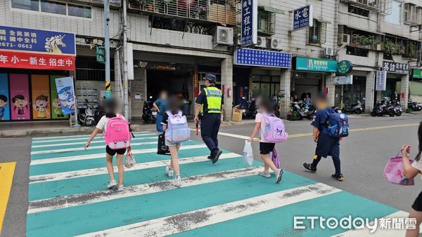 ▲▼三峽3死車禍第3天，放學現場曝光。（圖／記者呂佳賢攝）